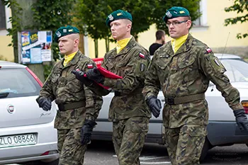 Uroczystość  pod Pomnikiem Poległych w Służbie RP