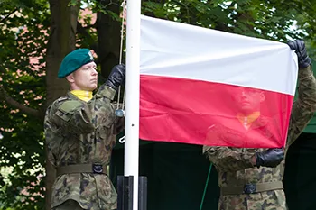 Uroczystość  pod Pomnikiem Poległych w Służbie RP