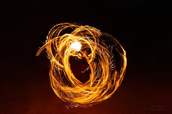 Pokaz tańca z ogniem